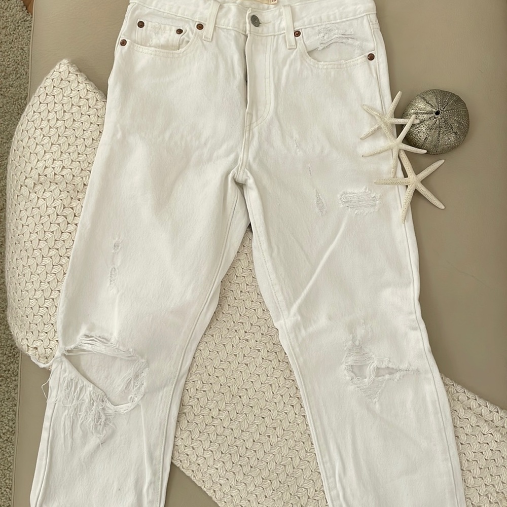 LEVI’S WHITE DENIM JEANS💖HP💖